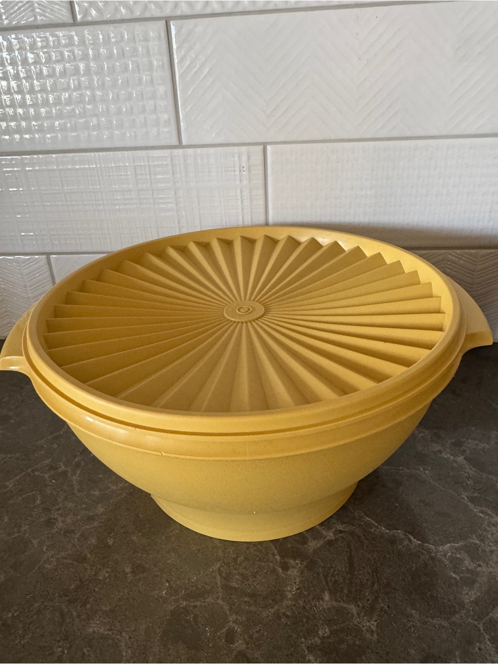 Vintage Tupperware Harvest Gold 10” Bowl with Lid 880-6